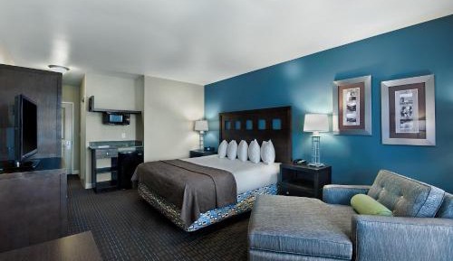 Bay View Balcony King Suite