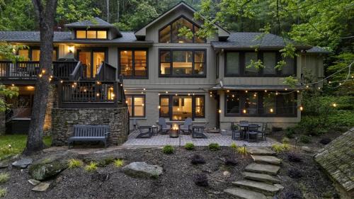 Seven-Bedroom House