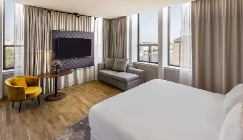 Premium Waterfront View Room