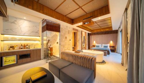Grand One Bedroom Villa with Private Pool & Bathtub
