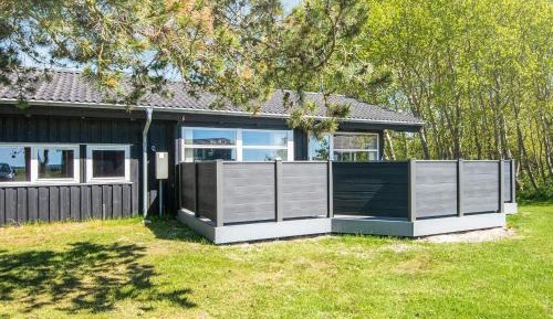 Three-Bedroom Vacation Home 