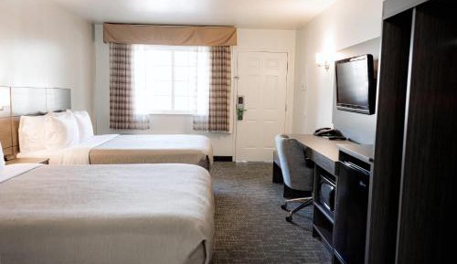 Queen Room with Two Queen Beds - Accessible/Non-Smoking 