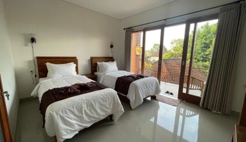 Twin Room with Shower