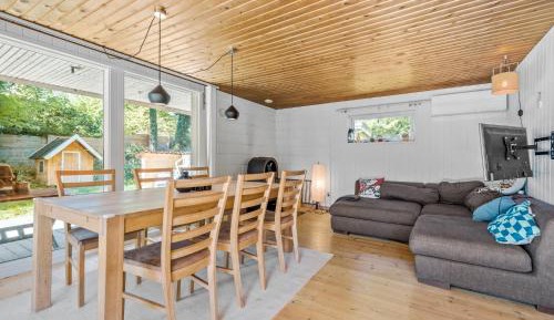 Three-Bedroom Vacation Home 