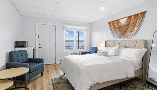 Queen Room with Balcony