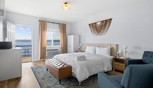 King Room with Balcony