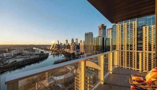 Three-Bedroom Apartment with Balcony