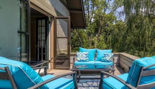 King Room with Balcony