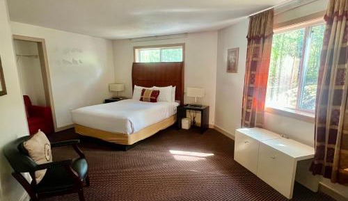 Three-Bedroom Cottage - Non-Smoking