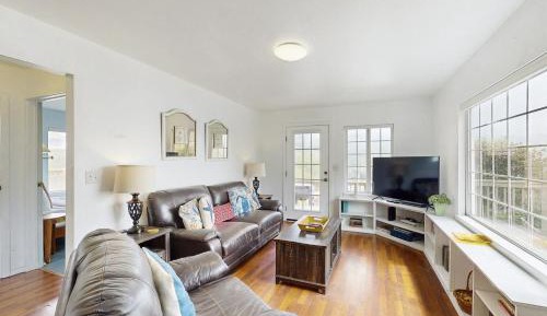 Three-Bedroom Vacation Home 