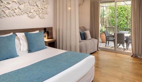 Double Room with Sofa and Terrace