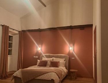 Deluxe Double Room (2 Adults + 1 Child)