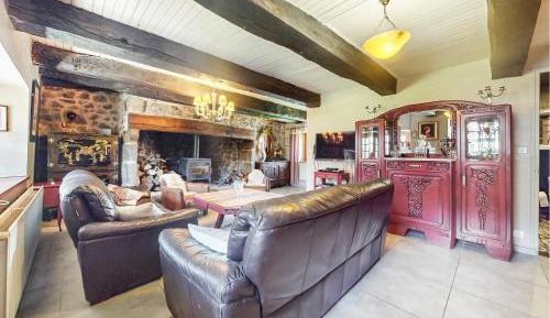 Six-Bedroom Holiday Home