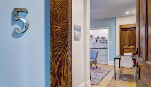 One-Bedroom Deluxe Apartment