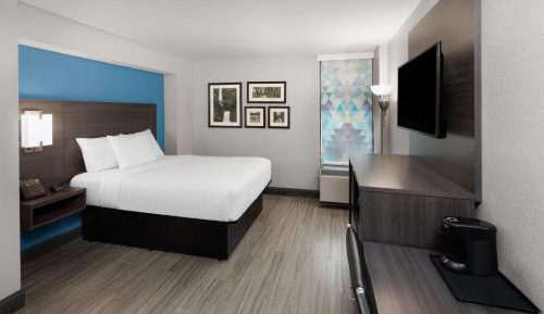 Queen Room