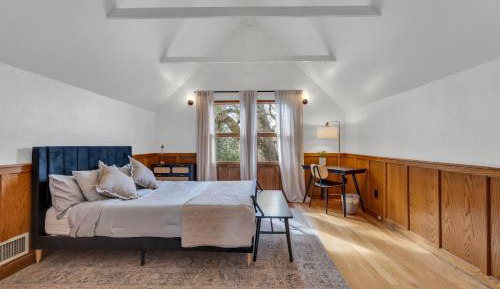 Queen Room with Garden View