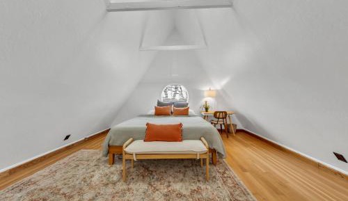 Queen Room with Garden View