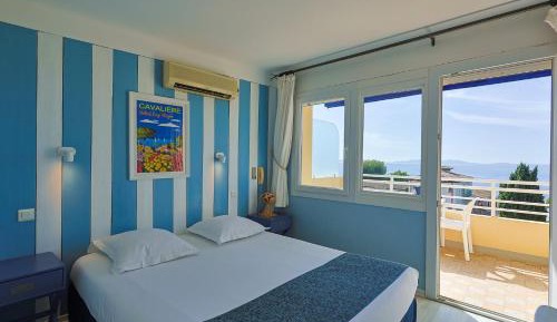 3rd Floor Double Room with Sea View and Balcony