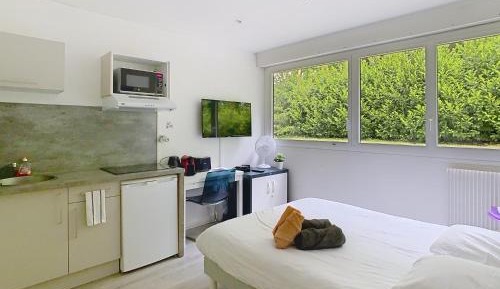 Studio Apartment