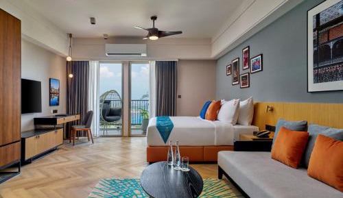 Deluxe Suite Pool Seaview