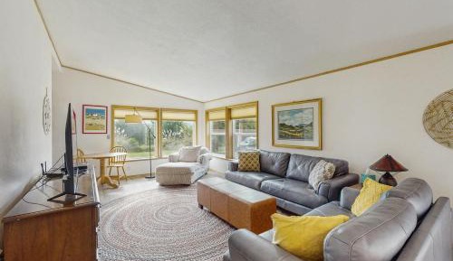 Three-Bedroom Vacation Home 