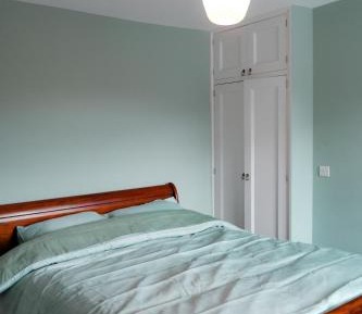 Queen Room with Shared Bathroom