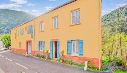 Five-Bedroom Holiday Home