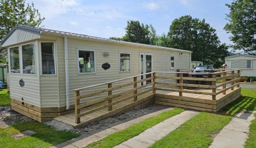 Two-Bedroom Holiday Home Wheelchair friendly DOGS ALLOWED