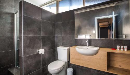 Queen & Single Studio