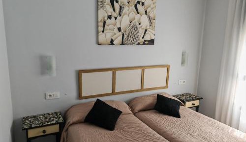Twin Room with Private Bathroom
