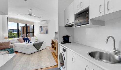 Studio Apartment with Queen Bed