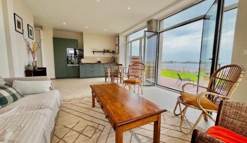 One-Bedroom Apartment with Sea View