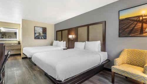 Queen Room with Two Queen Beds - Non-Smoking