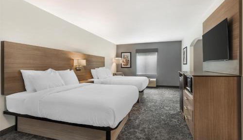 Queen Suite with Two Queen Beds and Sofa Bed - Non-Smoking