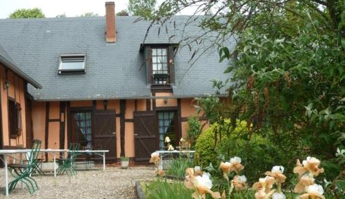 Apartment with Garden View