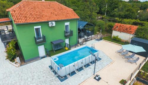 Three-Bedroom Townhouse