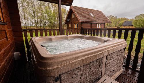 Apartment with Mountain View