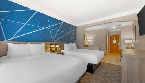 Queen Room with Two Queen Beds - Non-Smoking