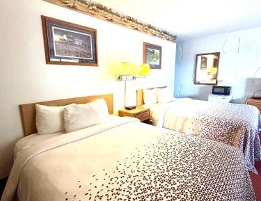 Basic Triple Room with Shared Bathroom