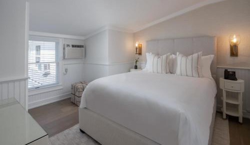 Queen Suite