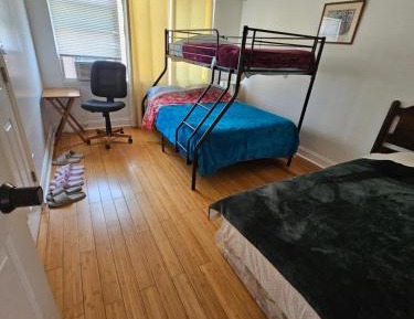Basic Triple Room with Shared Bathroom
