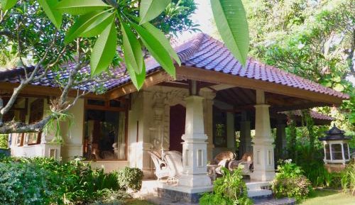 Deluxe Bungalow with Garden View