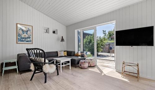 Five-Bedroom Holiday Home