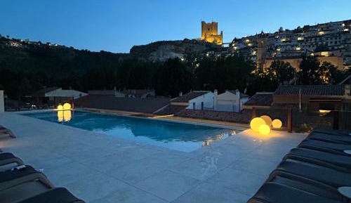 Deluxe Suite with Spa Bath
