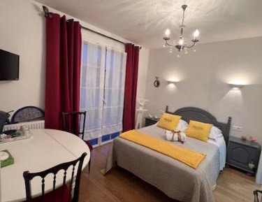 Double Room with Private Bathroom
