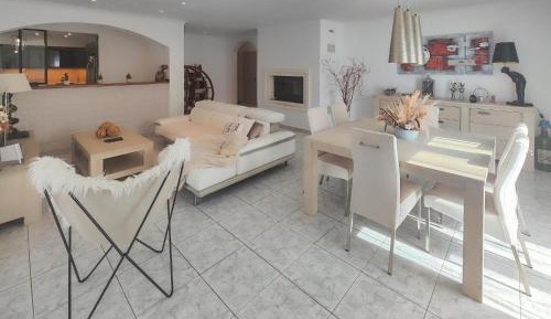 Three-Bedroom Vacation Home 