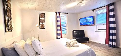 Classic One-Bedroom Apartment with King Bed