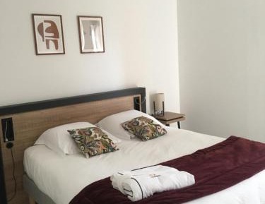 One-Bedroom Apartment with Balcony