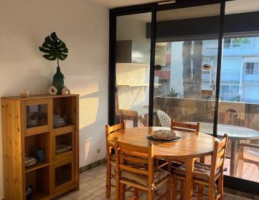 Apartment with Garden View