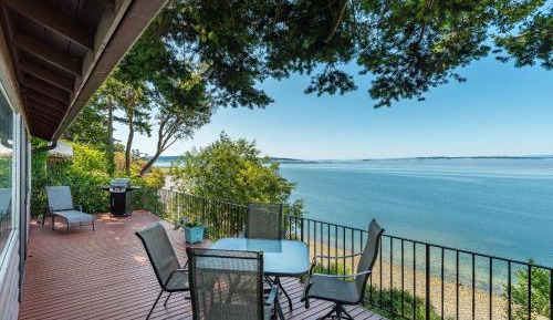 Three-Bedroom Vacation Home 